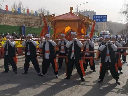 过年了,闯王花轿 颠出幸福,颠出喜庆,颠出平安!#非物质文化遗产 #春节民间传统习俗 @郭雪儿 @米脂文旅