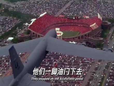 美军为什么敢在超级碗上空“炸街”? #超级碗 #飞跃仪式 #体育精神 #空军