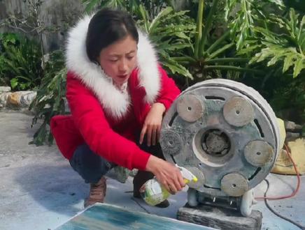 挑战用水泥盘一百种图案纹理镜面!平凡蜕变高端!#镜面师 #装修#艺术地坪 @抖音小助手