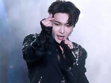 估计张艺兴也没想到,只是跨年晚会改编了一首《大花轿》,谁料一夜之间掀起全民狂欢#张艺兴 #张艺兴跨年舞台 #张艺兴大花轿 #内容启发搜索 #影娱热点团