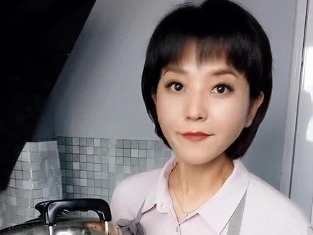 你家的锅还能刷干净吗?#生活妙招 #清洁妙招 #方琼 @抖音小助手