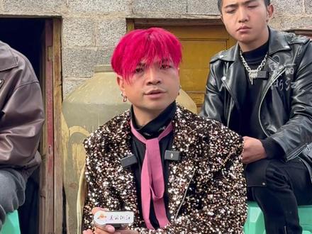 #有人邀请云南BIGBANG演出被婉拒 ,关恒:我们不是大明星,还需要沉淀,流量只是一时的。(记者:赵晨琰、赵昊天)