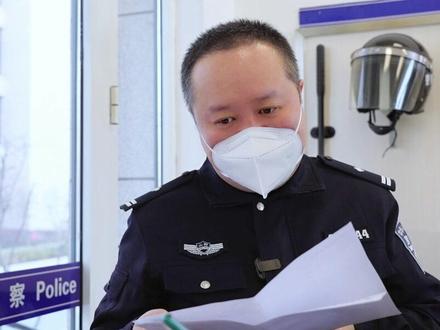 #反诈者集合 注意!市民因买卖虚拟币银行卡涉嫌电信诈骗被封停。民警提醒广大网民,虚拟货币相关业务活动属于非法金融活动,容易滋生赌博、非法集资、诈骗、传销、洗钱等违法犯罪活动,注意保护自身资金安全。