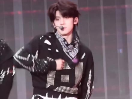 27号《命》 三机位都凑不出一首完整的我好无奈#左航 #top登陆少年 #直拍