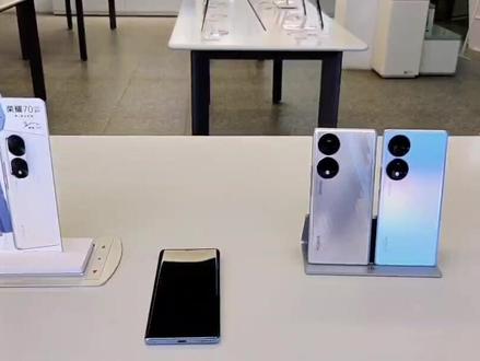 #数码科技 #手机推荐 #总有一款适合你 #手机📱 #今日分享 #手机小技巧 跟着荣耀70系列的视角, 一分钟学会七种截屏方式