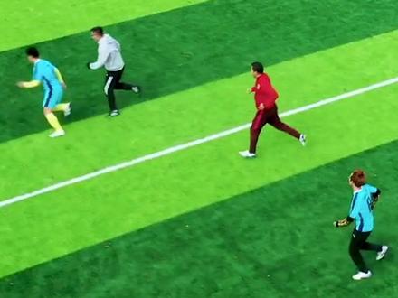 连踢四场!云南滇超联赛本周赛程表来啦! 视频最后附积分榜!比赛将于12月20日周六,开踢!
#滇超 #滇超联赛 #赛程表 #积分榜 #昆明