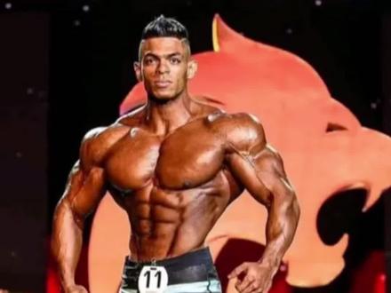 他叫艾哈迈德只有21岁,奥赛中最年轻的参赛选手!期待小萝卜与他一战!中国谁比他强?#健身#分析#人物#健体#训练 #男神#天赋异禀 @抖音小助手 顶峰相见