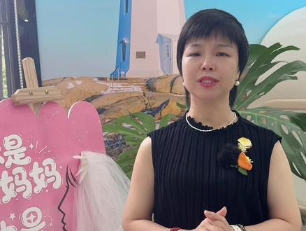 托举孩子的力量 有人说,吴宜泽的成功离不开家人的托举。
可我想说,有一群孩子背后的妈妈,托举得更重、更久、更无声。
没有领奖台,没有欢呼,甚至没有回应。
但她们依然每天把手臂伸得直直的,为孩子撑住那一点点可能。
致敬每一位家庭的守护者。💪
#母亲节致敬 #孤独症康复 #托举的力量 #语言发育迟缓