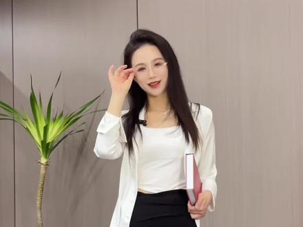 年纪轻轻开A4 身边何愁没黑丝#奥迪A4L