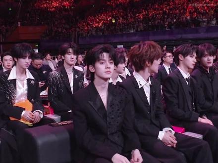 今天品鉴一下左 邓,服了这俩人了哈哈哈哈#左邓 #超绝避嫌 #TFing#TOP登陆少年#杂食党