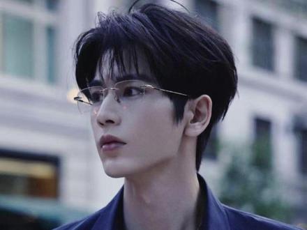 终于get到了张凌赫理工男的魅力 #张凌赫 #张凌赫颜值 #张凌赫z