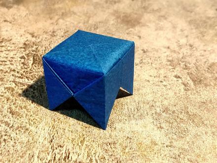 折纸·教程,一个超好玩的软面四脚方凳,多折几个颜色的很有意境 #软面四脚方凳 #三维立体折纸 #几何折纸玩具