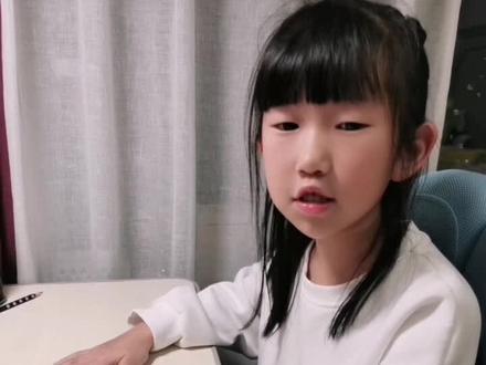 来交创意数学作业啦!二年级对称轴图形剪纸#二年级数学剪纸