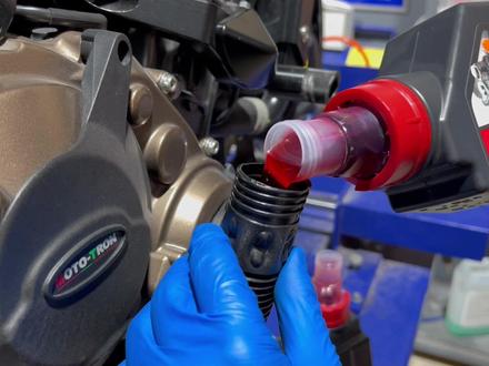 本田CB650R 常规保养
#本田cb650r #爱机车爱生活 #摩托车维修与保养