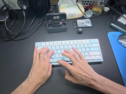 hohto60磁州改装替换铝壳超详细介绍 本人也是第一次做这种长视频,真实分享,全网最细节,认真看完可以看懂怎么看一个好壳子。#客制化键盘
壳子:hotot60
键帽:水元素
轴体:游戏王黑
卫星轴:nono卫星轴
夹心:单夹心棉
pcb:wtv2
定位板:黑FR4