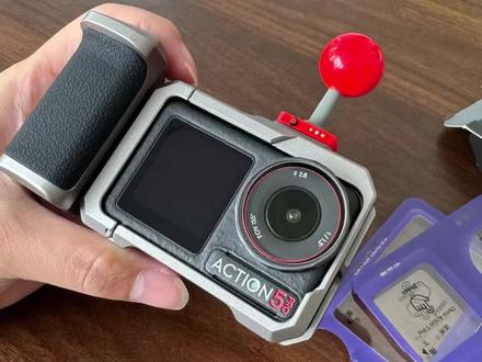 不怕一万就怕万一,刮一下真会心疼很久#镜头膜 #大疆action5 #钢化膜 #运动相机