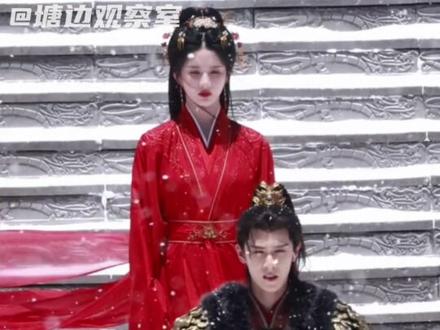 #李昀锐节后五点上工出征 👖《归良辰》小林上一秒还在碎碎念太早了。下一秒站就是大王剑指都城气场全开#李昀锐 #归良辰 #明星 #路透
