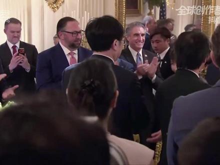 【抖音首发】官方贴脸开大!特朗普当众羞辱高市早苗 #时代的荣耀 #零基础看懂全球 #全球创作者计划