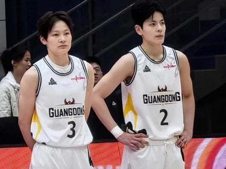 姐姐是世界上除了妈妈以外最爱小羊的人!!(谢谢姐妹的授权,素材取材于@芥末炸鸡柳🥨 )#杨力维 #杨舒予 #杨力维杨舒予姐妹 #姐妹 #篮球