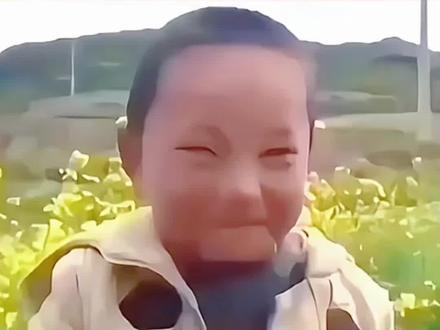 当年这个表情包火遍全网,如今才知道这个是女孩子...#童年 #魔性笑声 #万万没想到 #灵魂画手#看一次笑一次