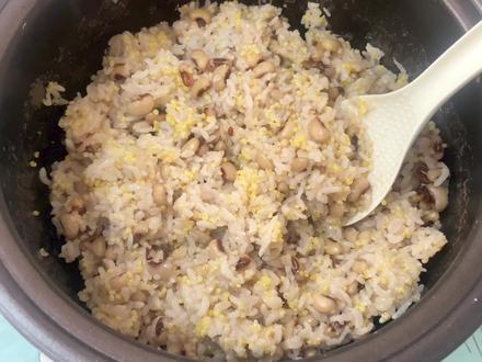 米饭这样做太好吃了,大米、黄米加白豆,营养美味