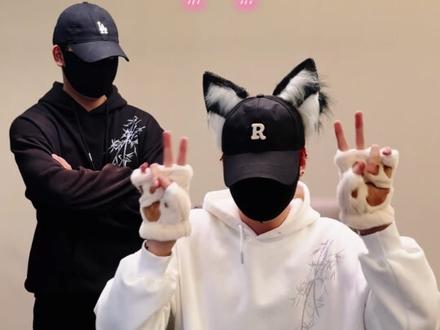 都说了不太会~非要我唱~真是的~ #阿米嘎蒂朵喵喵 #翻唱 #背刺