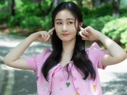 又一年轻主持人离开“芒果”这是为什么呢?#梁田@抖音小助手