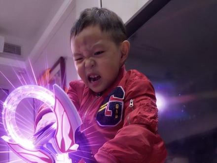 奥特曼变身之欧布暗耀形态#奥特曼 #奥特曼变身 #欧布奥特曼 #欧布暗耀形态 #创作者扶持计划