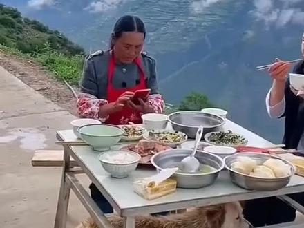 家门口的云朵,四川阿坝州小金县忘忧云庭,海拨3200米