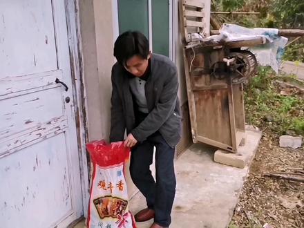 10年前留下来的矿石,用测试硫化含金的方法,发现含量超多