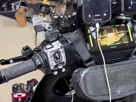 电动车充电器 电动车充电器#小牛九号电动车 #快速充电 #不打孔安装 #圆孔充电 #圆孔充电器