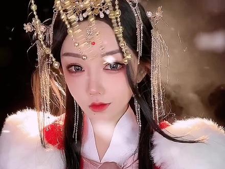 答应我不要让你的姐妹知道!我怕她男仁比我多!#古风 #国风正当红 #万圣节 #青鸾繁华录 #女帝 #双十一宝藏国货