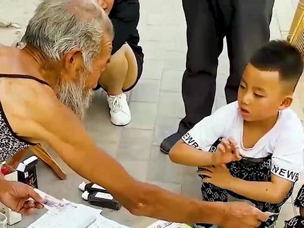 老人写一幅登鹳雀楼 #书法 #书法作品 #写字是一种生活