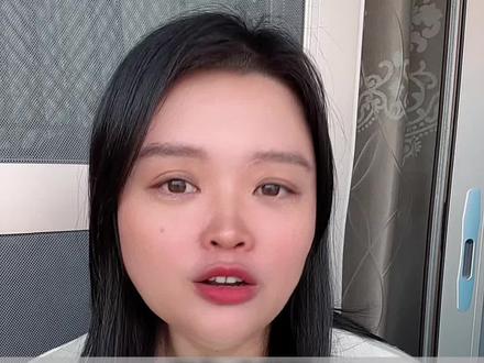 龙洋主持一直看着上方,是在看提词器吗?#龙洋 #龙洋主持春晚了 #春晚