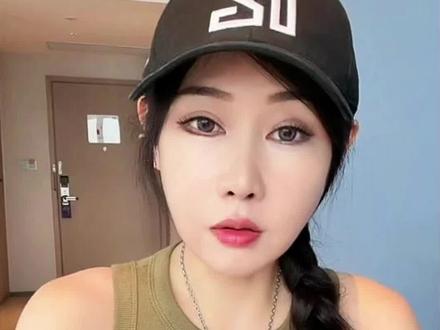 网友问盟主还生不生?#摩托车 #袜子 #女骑 #盟主安全官