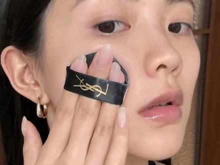 美女日常妆容分享美妆好物草种 【618】圣罗兰 明彩粉光轻垫粉底液B10/B20/BR20 12g/盒 滋润 礼物 #粉底液 #粉底液推荐 #粉底液种草 #美妆好物种草 #618好物节