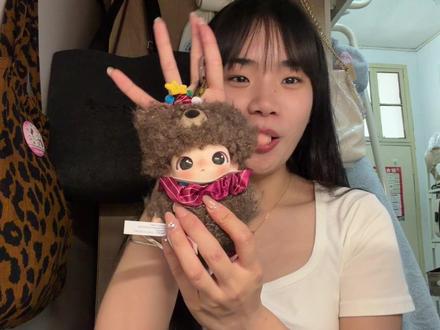 Dimoo秘密剧院隐藏款,被谁抽到了啊?哦!原来是我😌😌😌#被硬控了控制不住我寄几了 #甜妹必备玩偶 #泡泡玛特 #dimoo秘密剧院 #第一次抽到隐藏款