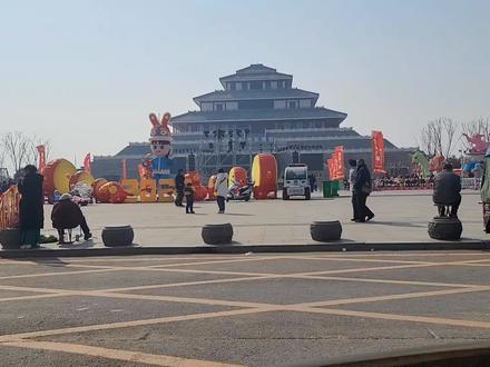 朝歌里鹿台阁十五、十六继续有演出,小伙伴们晚上都来吧!#正月十五闹元宵 #朝歌里鹿台阁 #这才是过年该有的气氛 @DOU+小助手