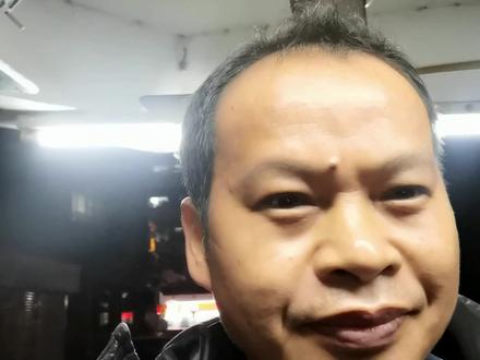 修鞋手艺之,伞骨断了怎么办,修伞三哥秒修复。#伞骨修复