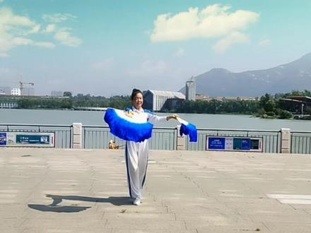 习练应美风老师木兰双扇西湖山水