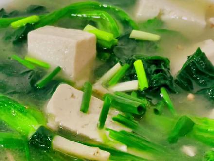 好吃清淡又营养#家常菜 #菠菜豆腐汤#美食教程 @抖音小助手