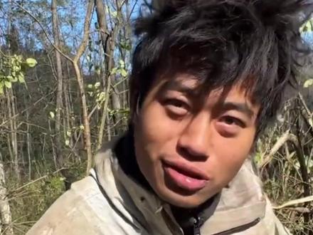 11月12日报道,俩网友给七星山荒野求生赛奖金加码,分别提供赞助款10万元和1.5万元#大象主播说 @杨嘉祥