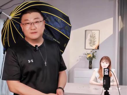 珠宝直播间,用佳能R50 V
佳能R50 V,对珠宝直播间简直不要太友好。人物肤色与珠宝颜色都能兼得极好的还原。用两台佳能R50 V,搭建珠宝首饰双机位直播间,省心省时省力。
#佳能 #佳直播 #r50v #直播#明星感直播