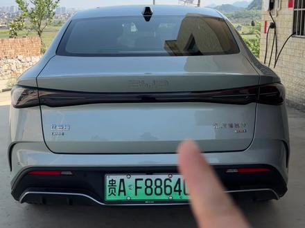 海豹06后备箱不好关的,试试这个方法。
把两侧的旋钮顺时针旋转调节一下,就可以解决我们后备箱难关的问题。#每天一个用车知识#比亚迪#比亚迪新能源车辆
#海豹06dmi