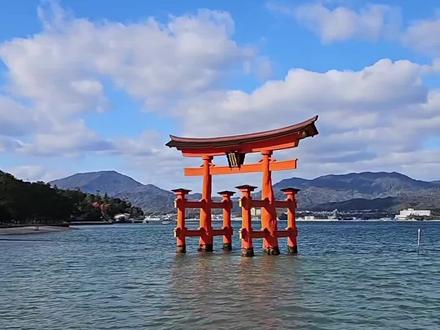 很多人去箱根泡温泉。
却不知道脚下踩着火山系统。
#10分钟讲日本 #日本城市#日本旅行#神奈川
画面素材一部分来源于可商用公开视频平台