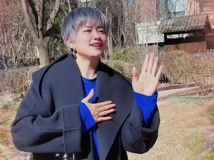 春晚歌曲手势舞来了🌟跟拍起来吧~ #别来无恙 #春晚歌曲 #任素汐 #毛不易 #亮姐手舞教学