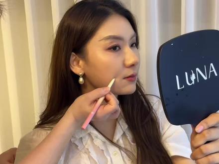 6xx在陆家嘴拥有韩女同款下颌线 #韩女 #上镜脸 #年前变美计划 #皮肤管理 #上海精致白领图鉴