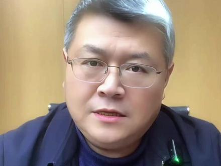 11月13日,山西“狗咬人后被摔死、狗主人上门理论遭反杀”一案,在长治市中级人民法院公开开庭审理,目前尚未宣判。在文明社会,解决问题靠的是规则,而非拳头;守护安全,依靠的是拴好狗绳的自觉,而非挥向他人的利器。