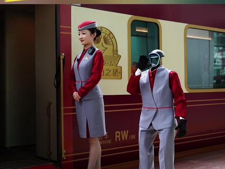 “长三角之星”舒适型旅游列车从上海首发