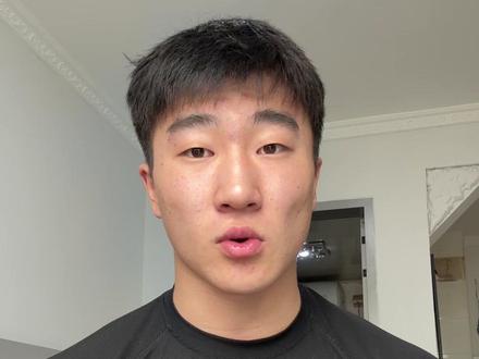 健身10个人中9个肩膀疼,肯定是哑铃推肩的过#健身#健身干货#健身小白必看经验#哑铃推肩#增肌